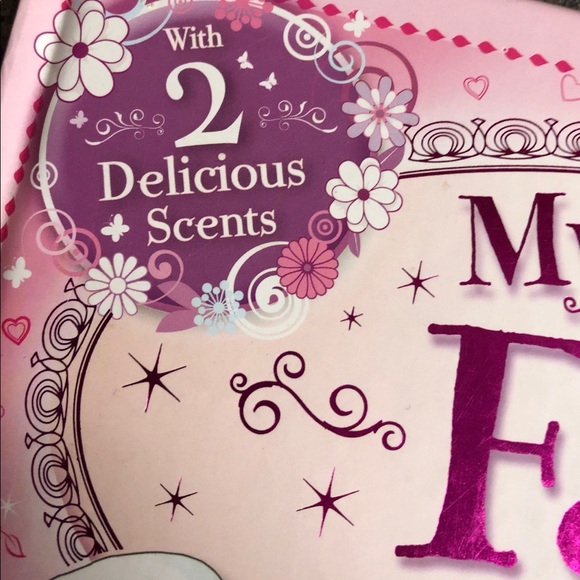 Scratch and Sniff My Sweetest Fairy Story book - Picture 3 of 6